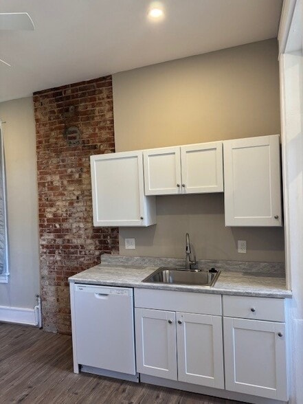 Building Photo - 3123 California Ave