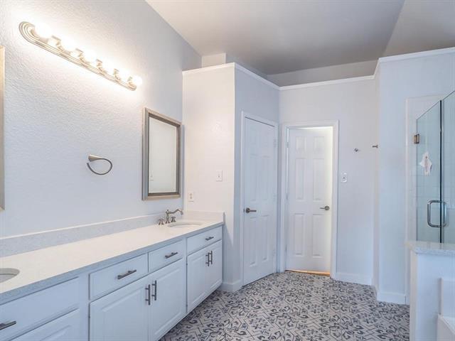 Building Photo - 10417 Forrest Dr