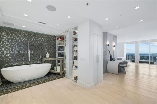 Building Photo - 400 Alton Rd