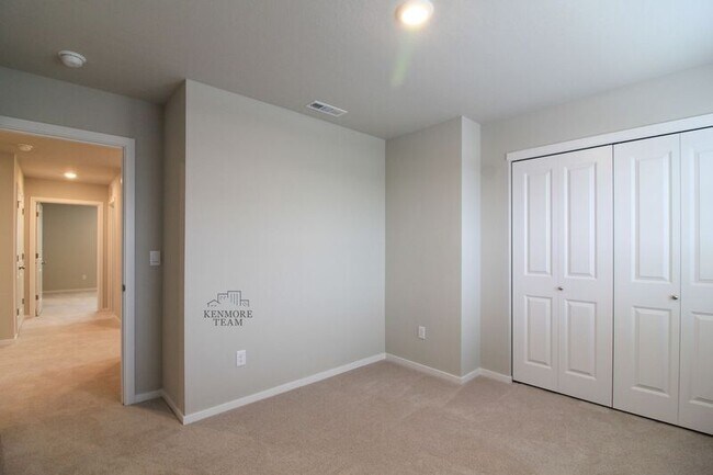 Building Photo - 8043 Ranchland Ln