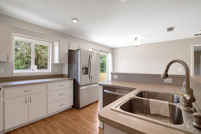 Building Photo - Spacious 4BR House in Citra