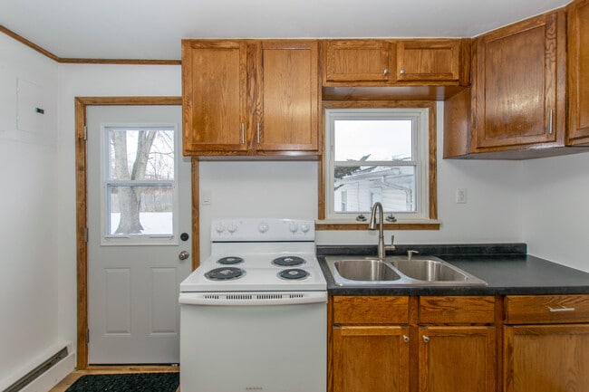 Building Photo - 3083 Ready Rd