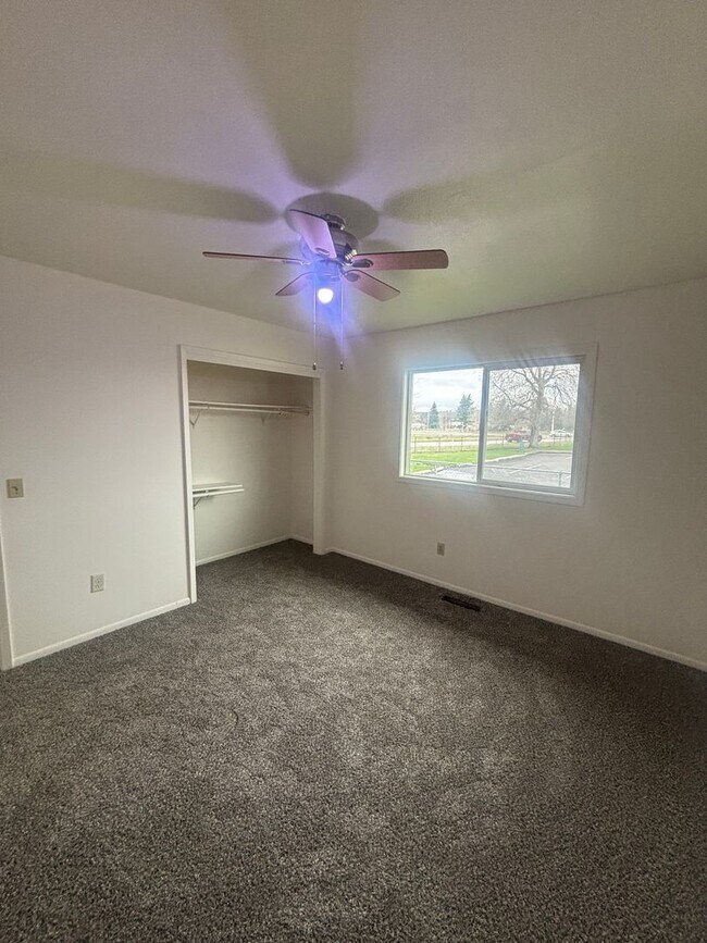 Building Photo - 2227-2227 N 5th St