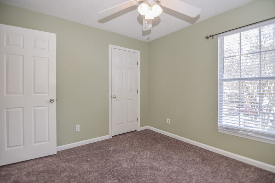 Building Photo - 205 Alydar Ct