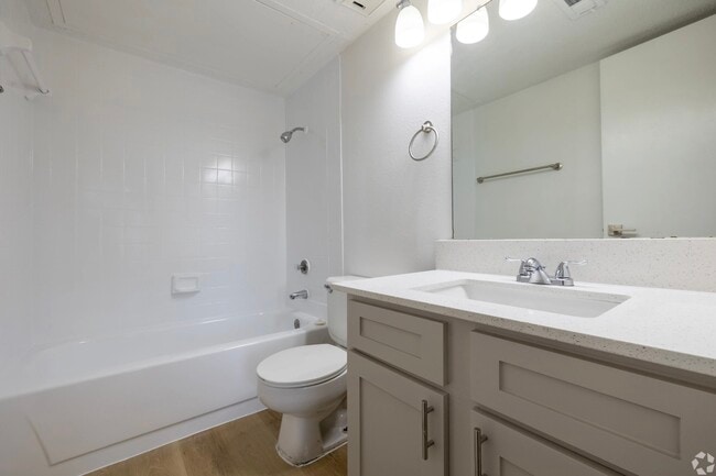 Building Photo - 2170 Thousand Oaks Dr