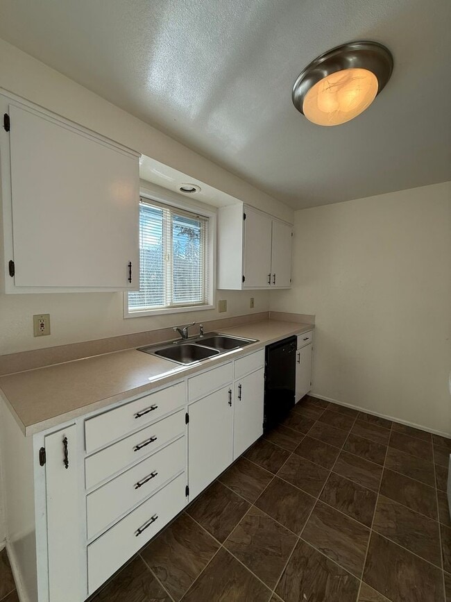 Building Photo - 6374f