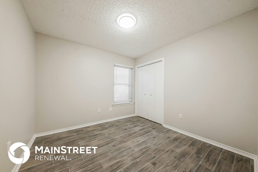 Building Photo - 2310 Markland St