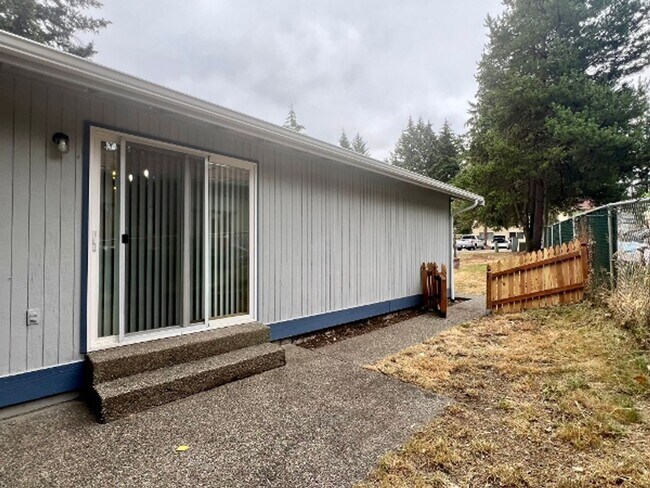 Building Photo - 8010 S Bicentennial Loop SE