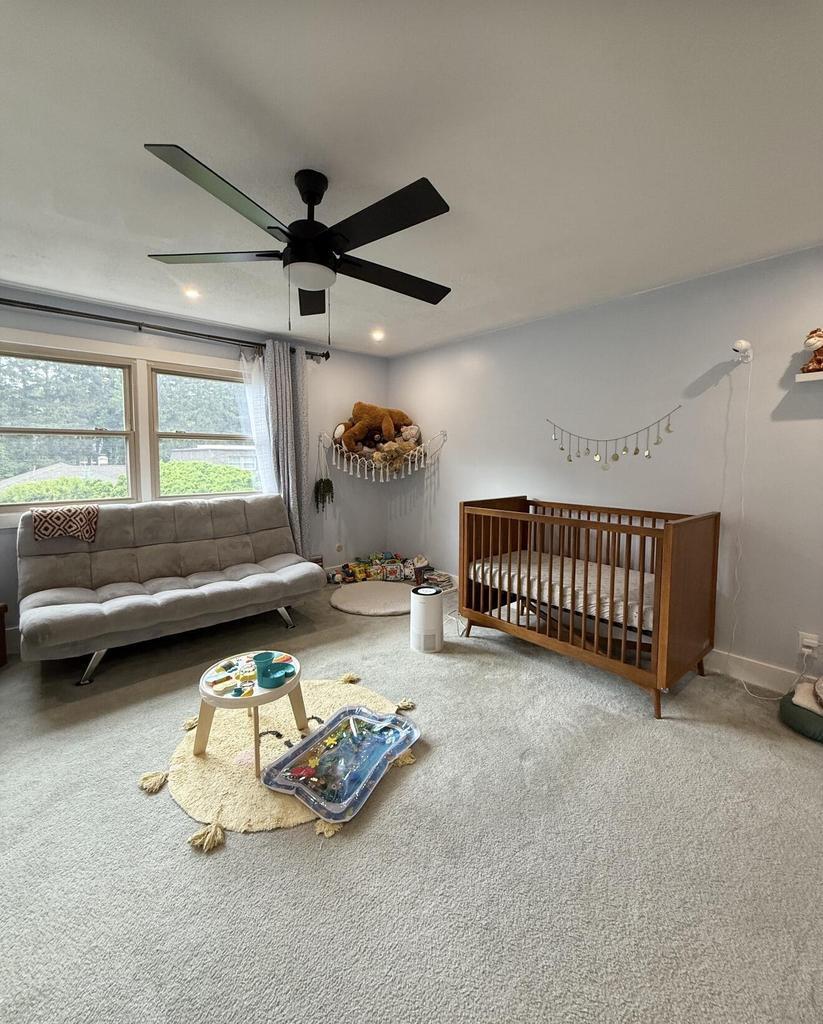 Building Photo - 2727 S Lakeshore Dr