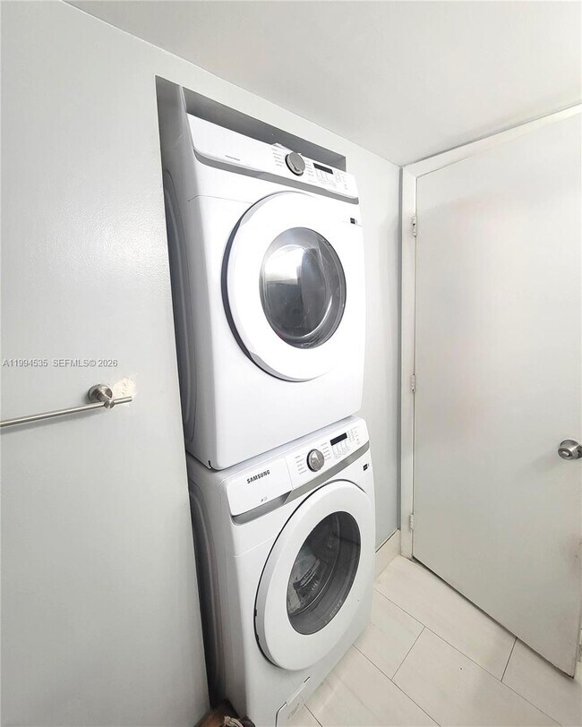 Building Photo - 4270 NW 89th Ave