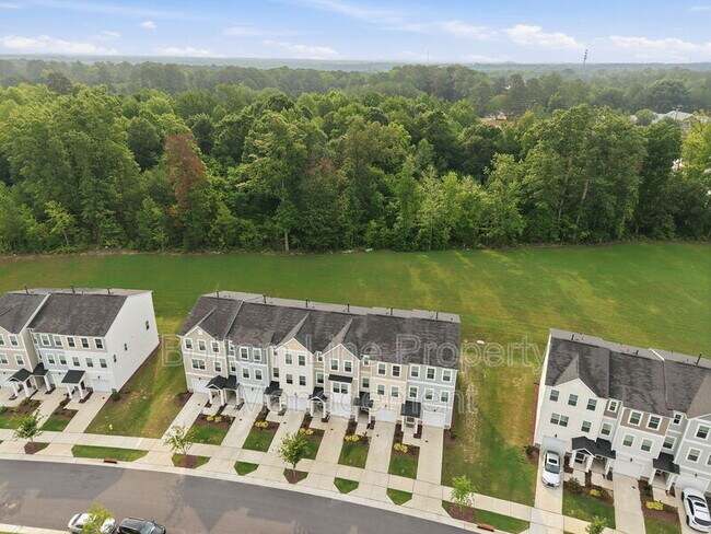 Building Photo - 2617 Chert Ln