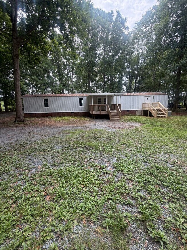 Building Photo - 3 Bedroom/2 Bathroom Modular Home for Rent