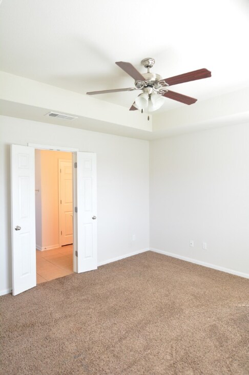 Building Photo - 7919 Woodbury Dr