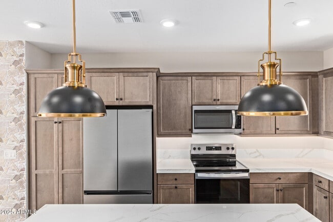 Building Photo - 2121 W Sonoran Desert Dr