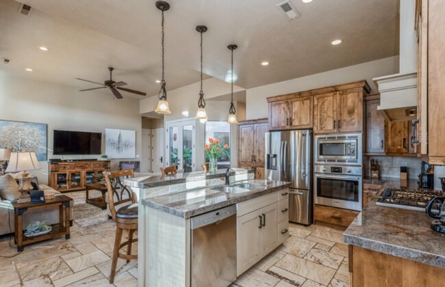 Building Photo - Fully Furnished home in the heart of Hurricane