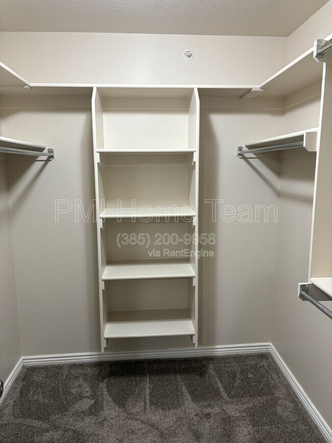 Building Photo - 2510 Charleston Ave