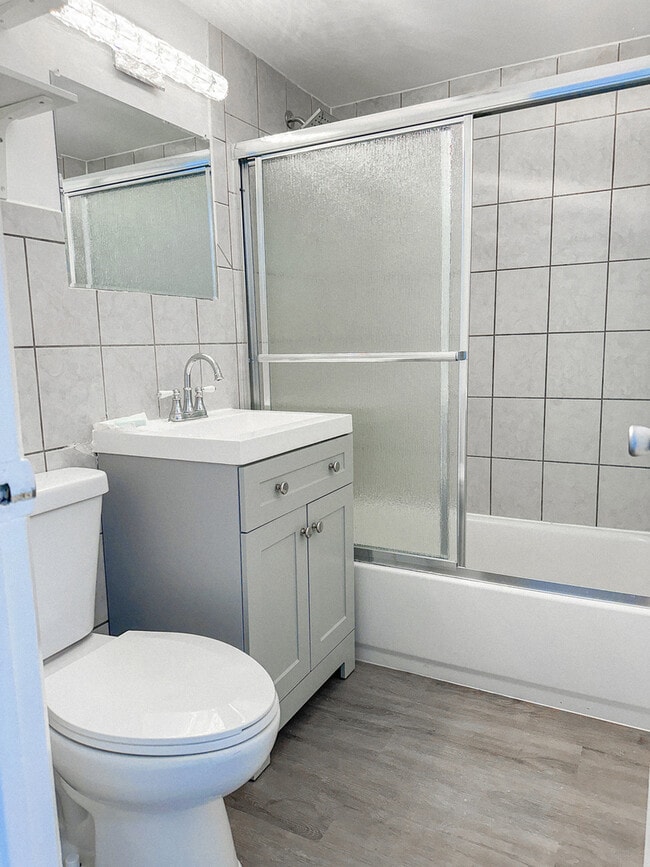 Building Photo - 4544 River Rd