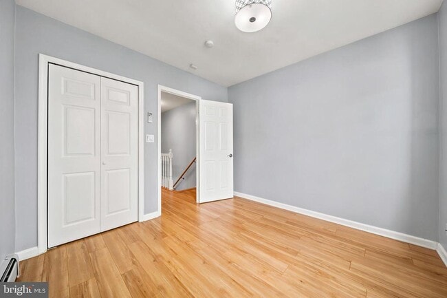 Building Photo - 1102 Trinidad Ave NE