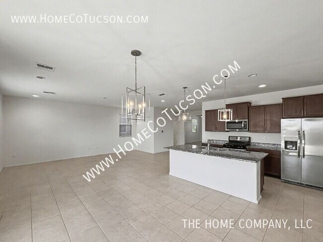 Building Photo - 7108 S Via Gaucho Viejo