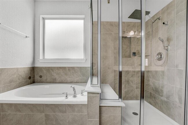 Building Photo - 6709 Golden Bough Ln