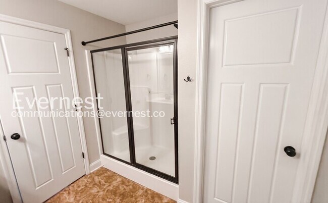 Building Photo - 2-Bed/2-Bath Town Home/Pet Friendly/Available Now!