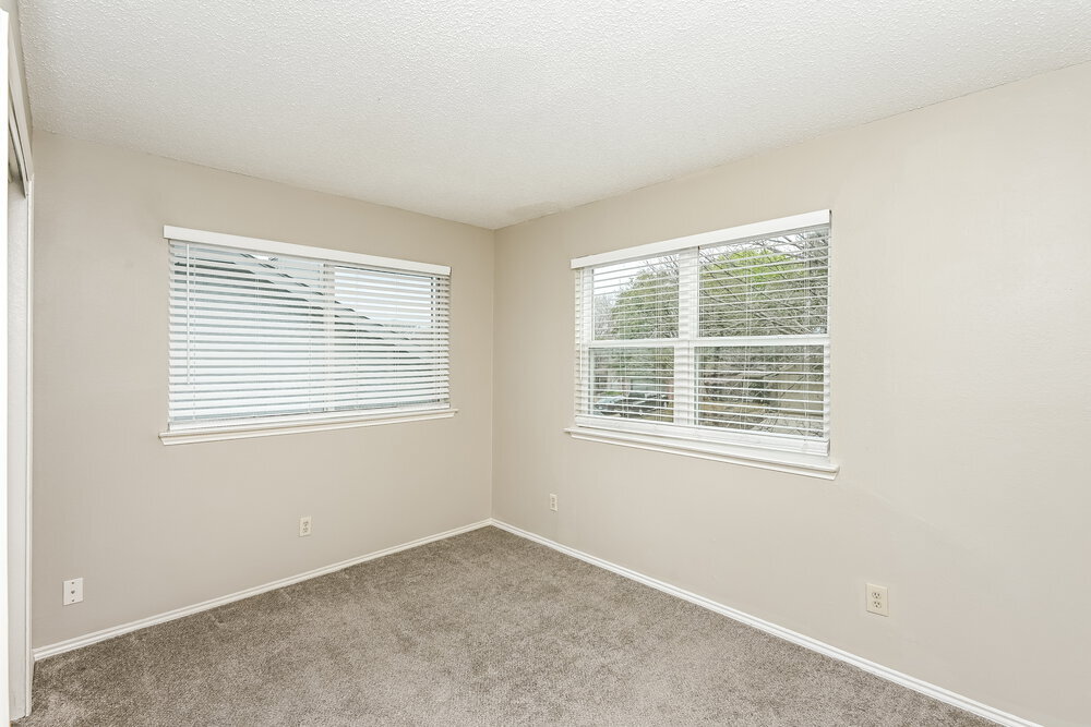 Building Photo - 4844 Thistledown Dr
