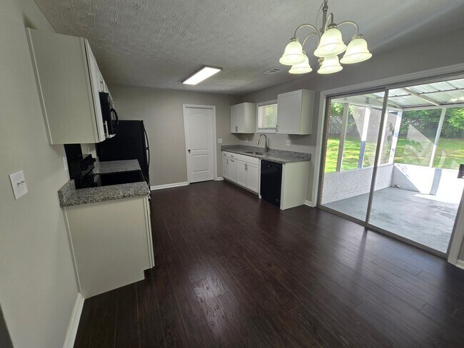 Building Photo - FOR RENT in Central Columbus! Available Now!