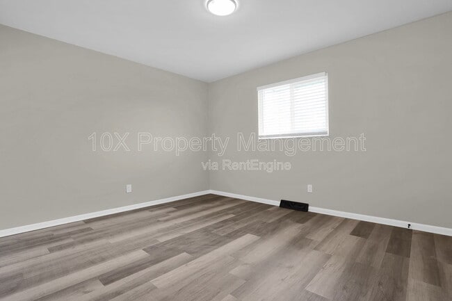 Building Photo - 711 S Chesterfield Rd