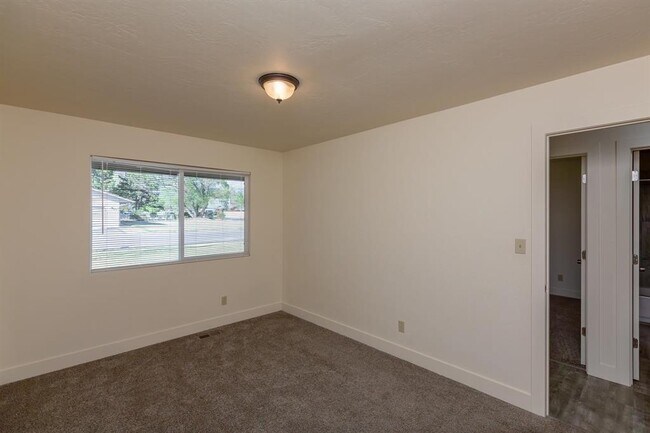 Building Photo - 2999 Fort Garland Dr
