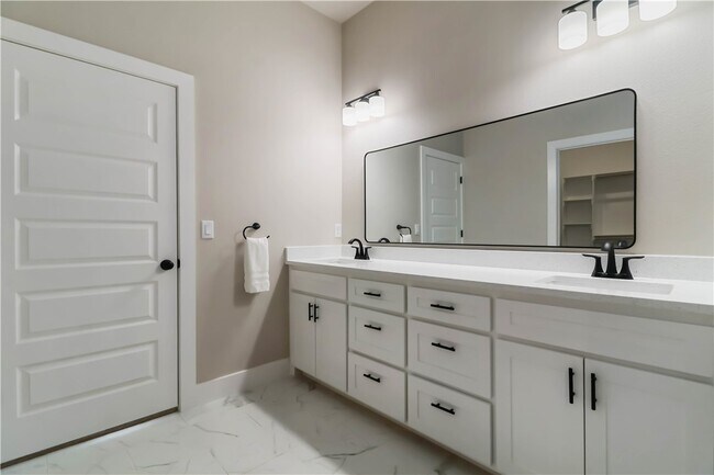 Building Photo - 500 Apollo Dr