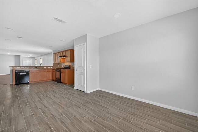 Building Photo - 2730 Skyview Silver Dr
