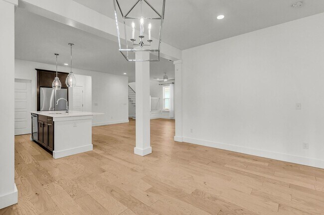 Building Photo - Must See Beautiful 3BR Home in Nexton with Primary Suite Downstairs and a Fenced in Yard & Upstai...