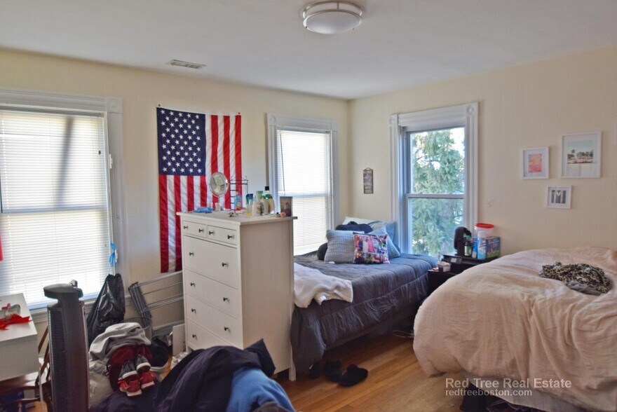 Building Photo - 48 Ashford St