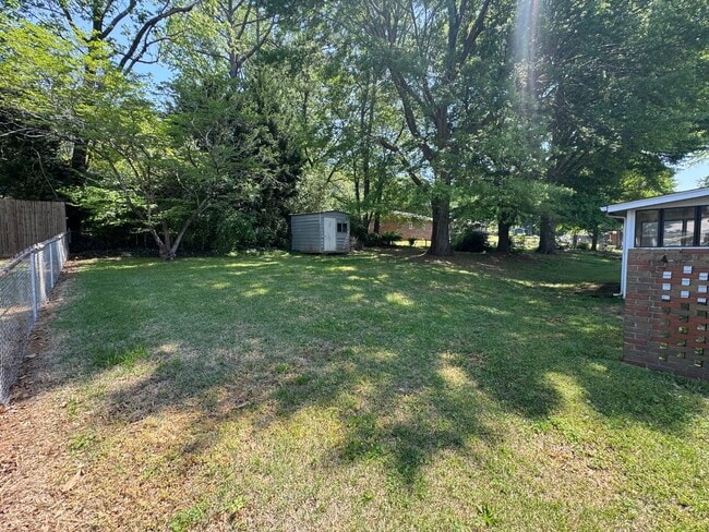 Building Photo - Nice 3/2 House in Lindale- $1,495