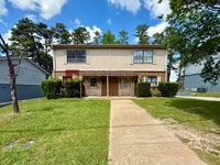 Building Photo - Available now! Beautiful 3 bedroom 1.5 bath Townhome in Tyler!