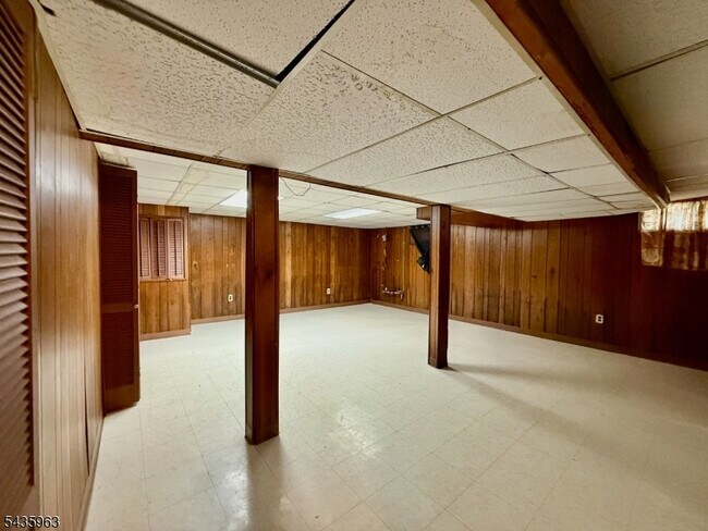 Building Photo - 65 Wabeno Ave