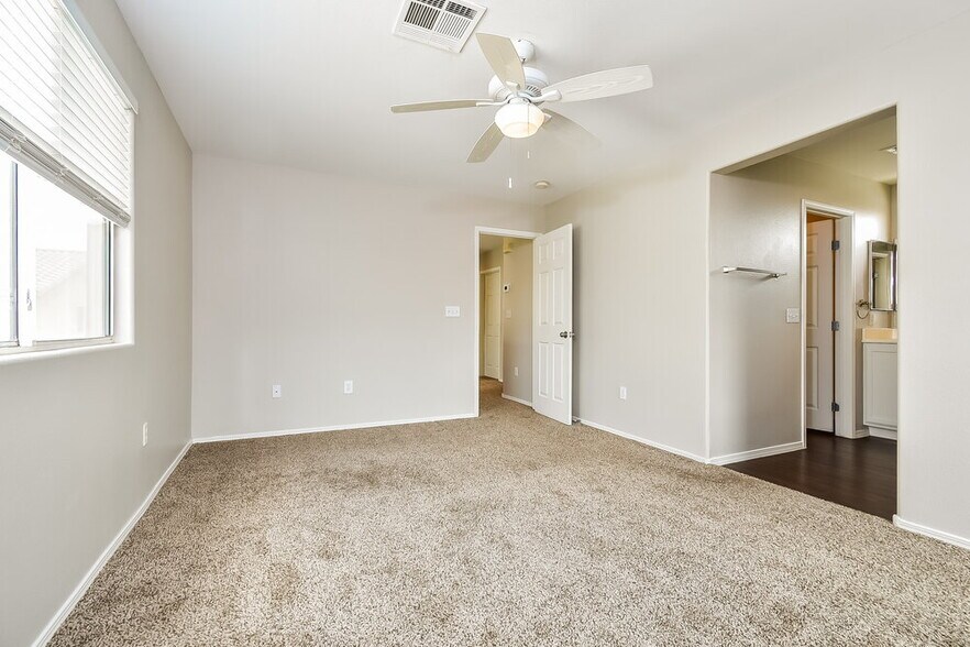 Building Photo - 10381 Adrianna Ave