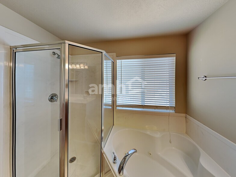 Building Photo - 3501 Bay Ct