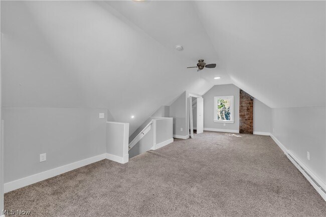 Building Photo - 921 Helmsdale Rd