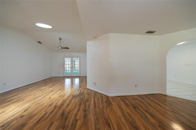 Building Photo - 923 Sand Crest Dr