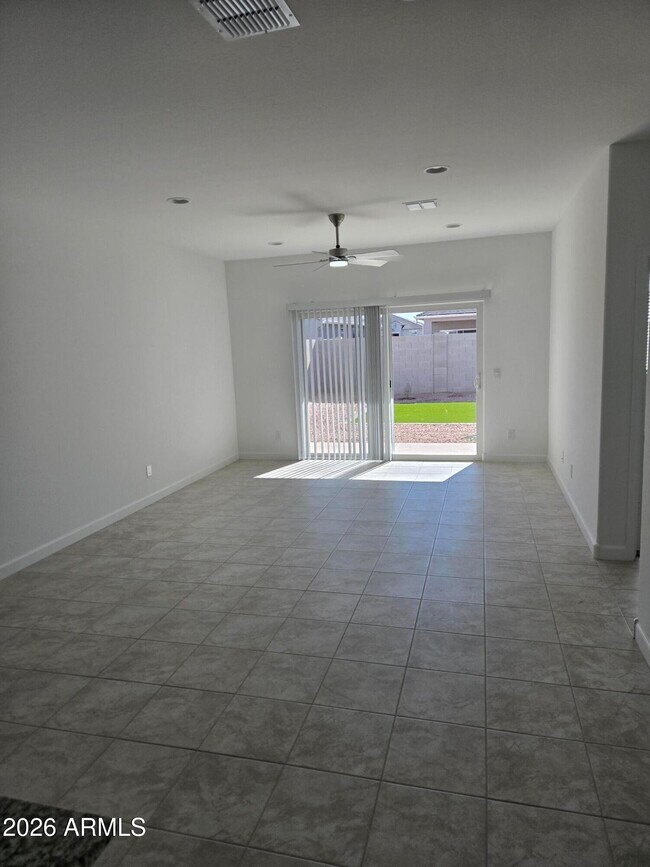 Building Photo - 5447 E Axle Ave