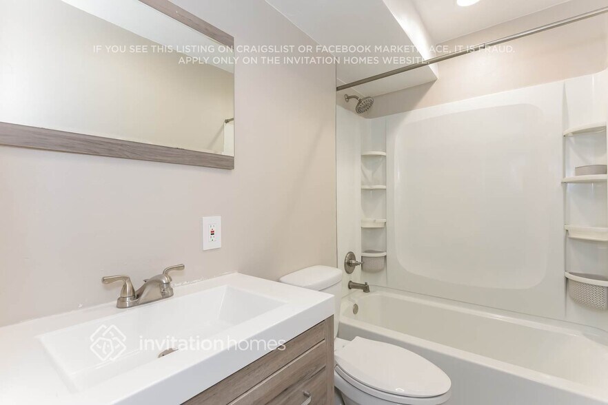 Building Photo - 17487 E Plateau Dr