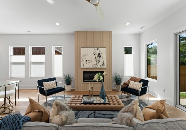 Building Photo - 2010 St John St