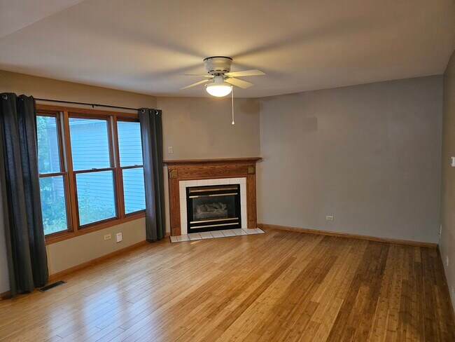 Building Photo - 2017 Thornwood Cir