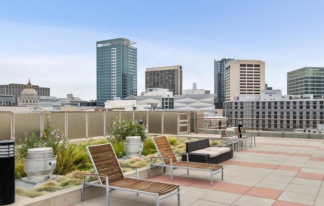 Building Photo - 55 Page St