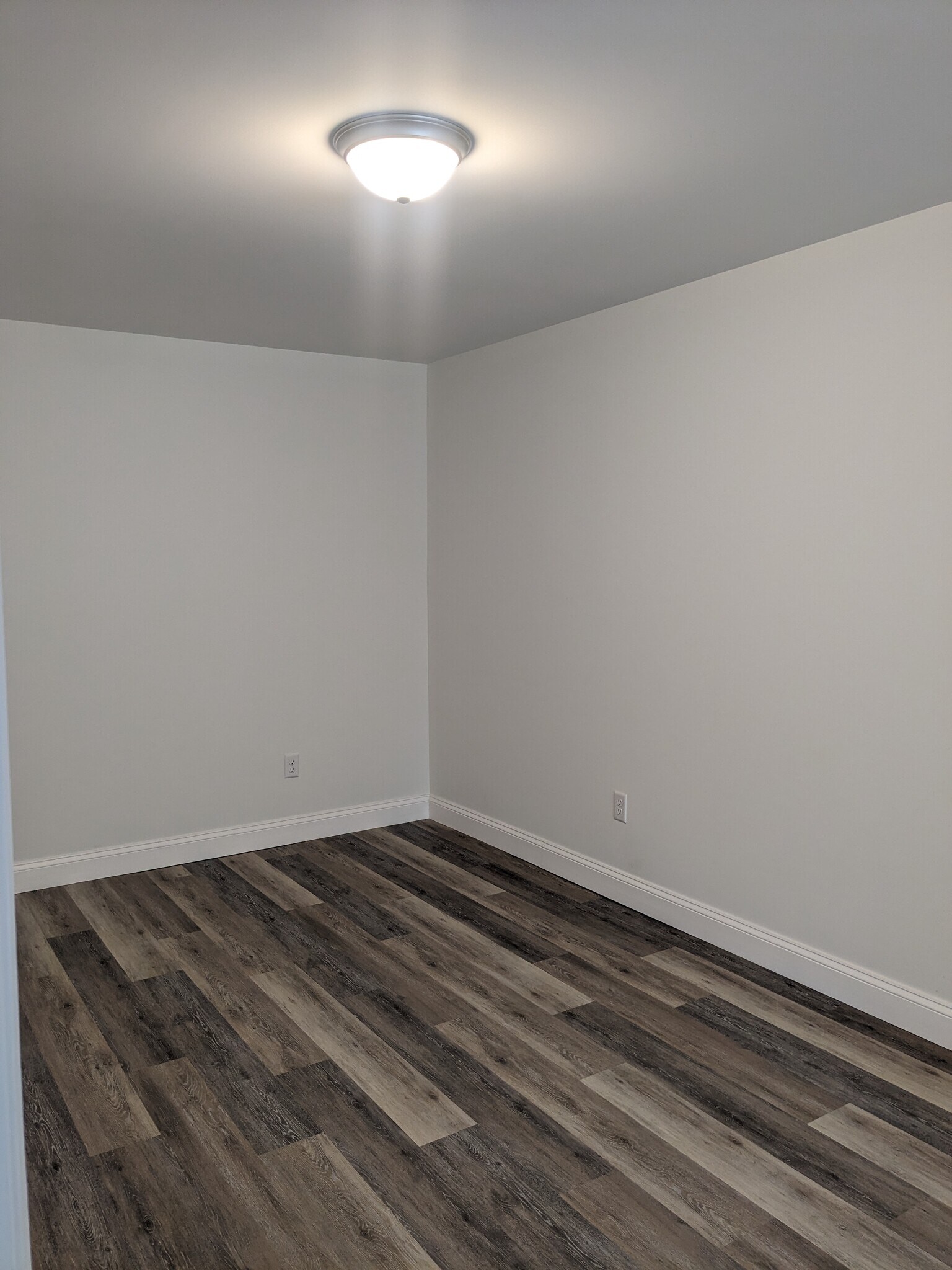 Building Photo - 329 York Rd