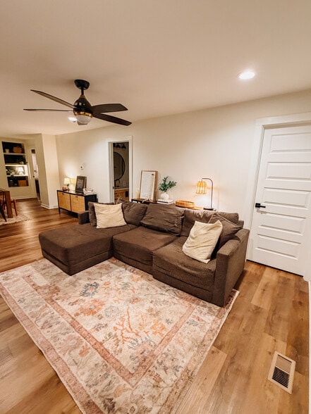 Building Photo - 1835 New St