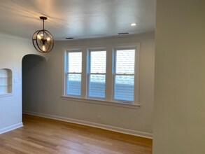 Building Photo - 1008 N Mozart St