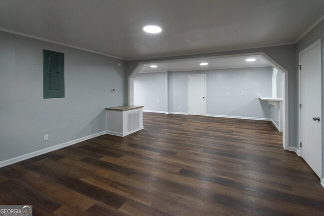 Building Photo - 7971 Roosterville Rd