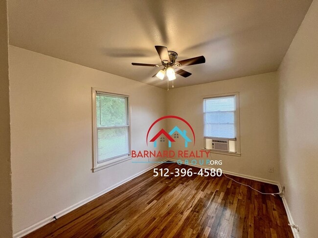 Building Photo - Available: Charming 2 Bedroom 1 Bath with ...